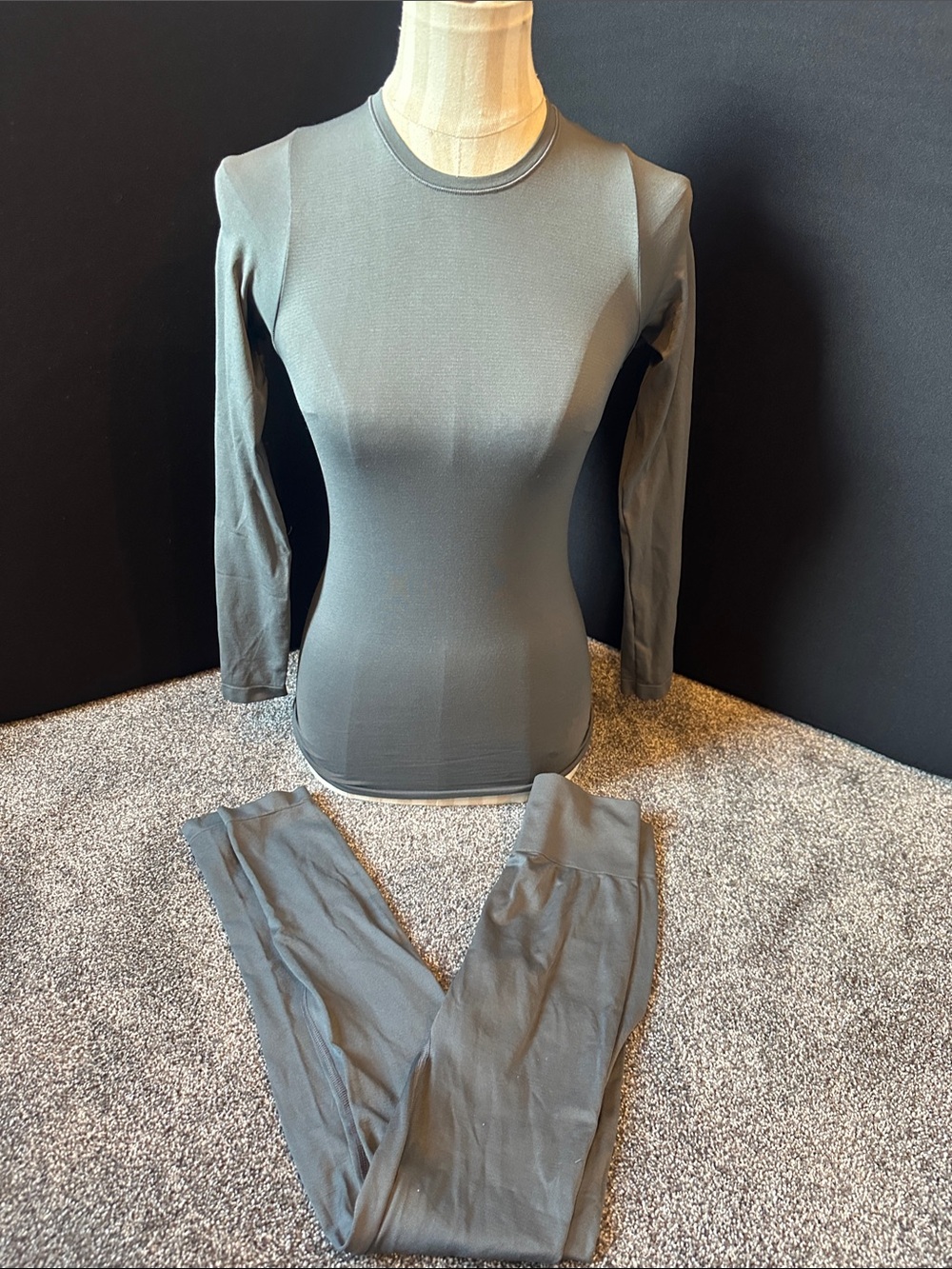 Oysho matching set in gray